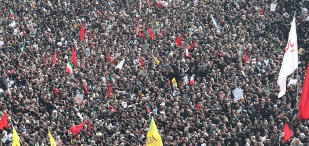 Stotine hiljada ljudi na ulicama Teherana ispraća Soleimanija