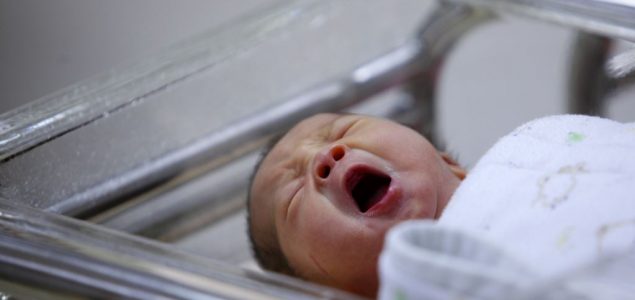 Porodilišta u BiH imaju sve manje posla