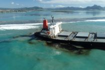 Ekološka katastrofa: Prepolovio se teretni brod iz kojeg ističu tone nafte kod Mauricijusa