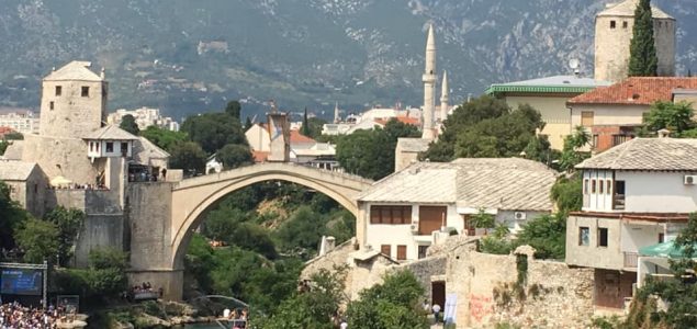 HDZ u Hercegovini se nakon pet godina sjetio konstitutivnosti Srba, a i dalje ignorišu bosanski jezik