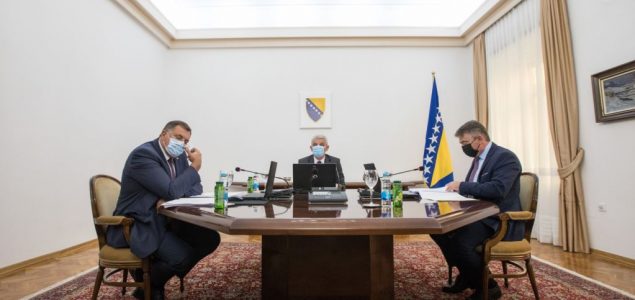 Dodik tražio da BiH bude neutralna po pitanju Ukrajine, Komšić i Džaferović odbili
