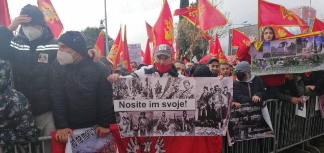Protest ispred Skupštine Crne Gore protiv izmjena vjerskog zakona
