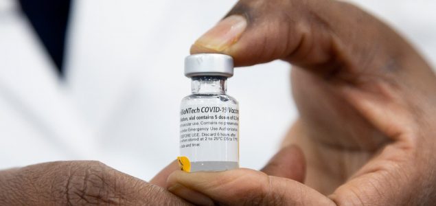 Francuski mediji: Strah od vakcina i prijeteće poruke