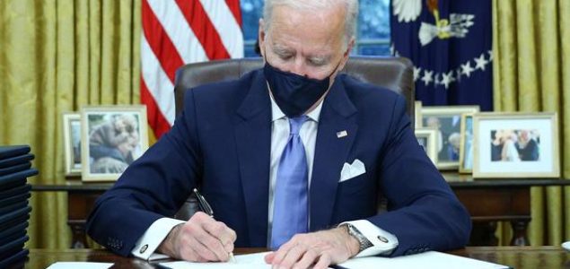 Biden objavio sveobuhvatnu ‘ratnu’ strategiju protiv COVID 19