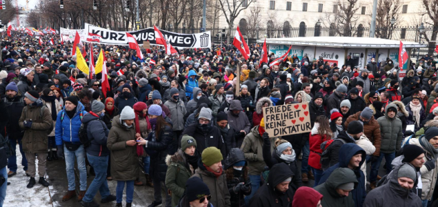 U Beču masovni protesti zbog najavljenog produžetka epidemioloških mjera