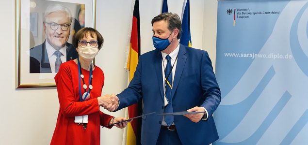 Njemačka ambasada u BiH potpisala ugovor o hitnoj pomoći u borbi protiv korone