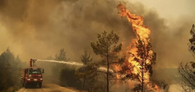 Broj mrtvih u požarima u Turskoj porastao na šest, poginula dva vatrogasca
