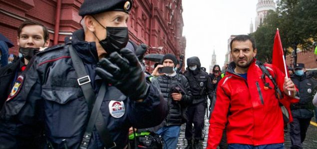 Više stotina ljudi protestovalo u Moskvi, tvrde da su izbori pokradeni