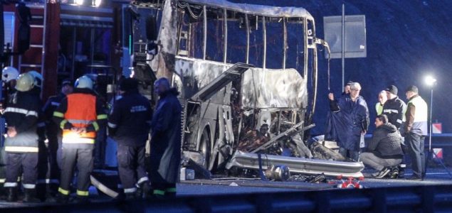 Zapalio se makedonski autobus na bugarskom autoputu, najmanje 45 mrtvih