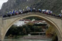 Skokom bez aplauza obilježena godišnjica rušenja Starog mosta