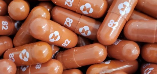Velika Britanija prva registrovala pilulu protiv COVID-19