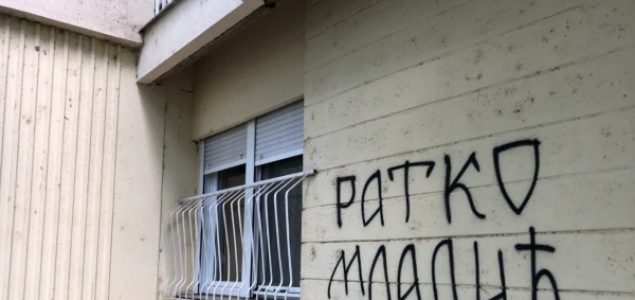 Predsjednik Opštine Pljevlja ipak obećava uklanjanje Mladića sa fasada