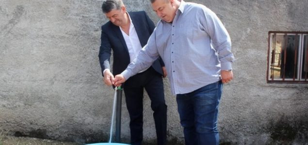 The former mayor illegally brought water to his house at the expense of the citizens
