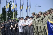 I to je moguće u BiH: Policajci protestuju ispred zgrade onih koje čuvaju