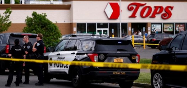 Desetoro ljudi ubijeno u rasno motivisanom napadu u gradu Buffalo u SAD