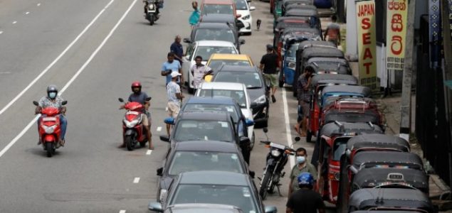 Šri Lanka ima zaliha benzina samo za jedan dan, kaže novi premijer