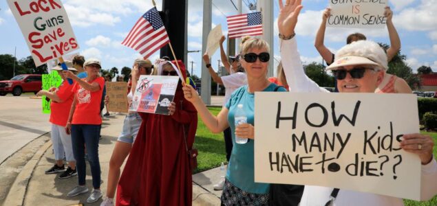 Amerikanci traže pooštravanje propisa o nabavci oružja: Masovne demonstracije širom zemlje