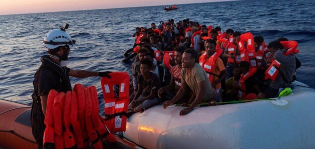 Najmanje 16 migranata utopilo se na Bahamima, u Italiji se za nekoliko sati iskrcalo više od 1.000 migranata