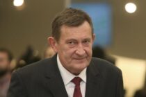 AFERA SA PRAVILNIKOM O REGISTRACIJI VOZILA: Ministar Mitrović ne odustaje od stikera sa RFID tehnologijom
