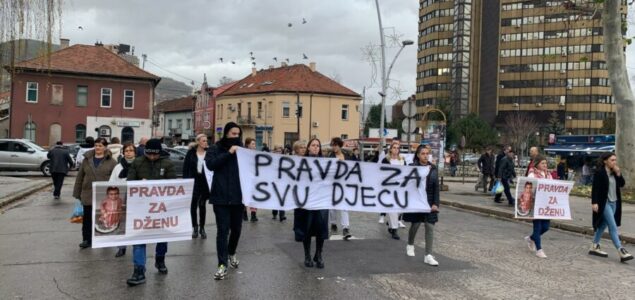 U Zenici protestna šetnja za roditelje ubijene djece: Ne osjećamo sigurnost!