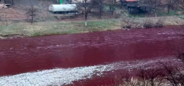 Crvena tečnost ulijeva se u rijeku Bosnu u Zenici, ispituje se uzrok