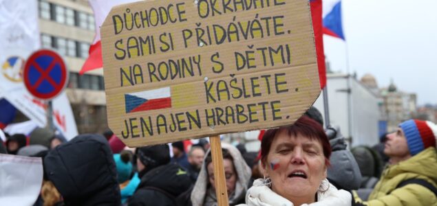 Na Vaclavskom namjesti proruski demonstranti htjeli obustaviti pomoć Ukrajini. Rakušane, istjeraćemo te, galamili sa podijuma